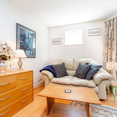 Pass The Keys Delightful Apartment Close To River In Se16 London Eksteriør bilde
